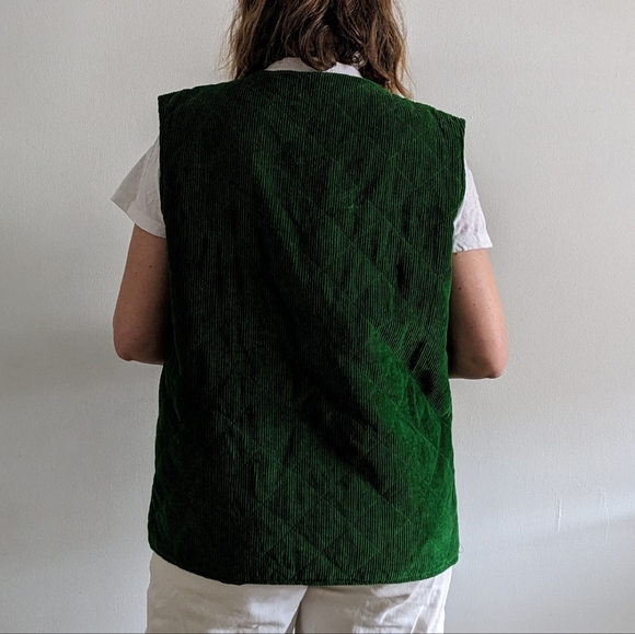 Quilted Corduroy Vest- Vintage Button-Up Sleeveless Shirt- Casual Minimalist - Picture 3 of 5